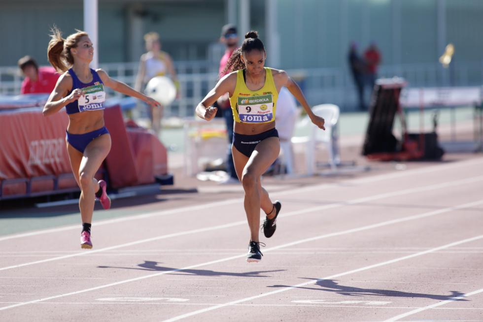 Final de la Liga Ibedrola Femenina en Zaragoza, Salma Paralluelo (Alcampo Scorpio) tras la prueba de 400 metros