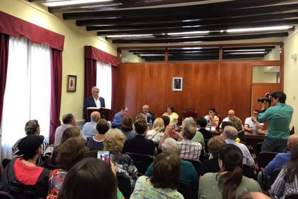 Pleno del investidura de Aguarón.
