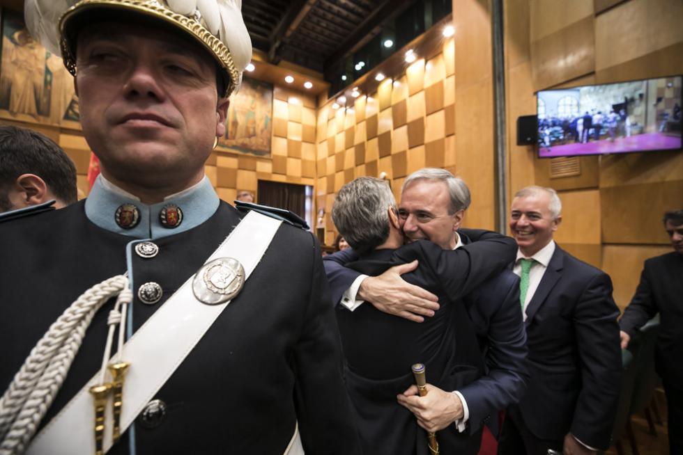 Imágenes del pleno de investidura en Zaragoza 2019