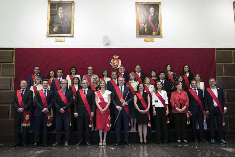 Imágenes del pleno de investidura en Zaragoza 2019