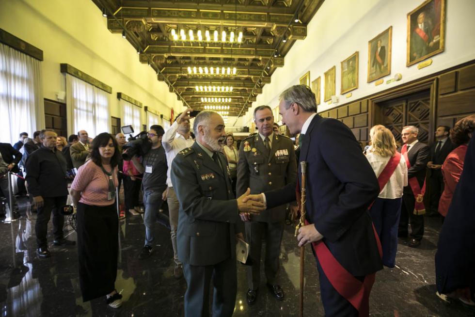 Imágenes del pleno de investidura en Zaragoza 2019
