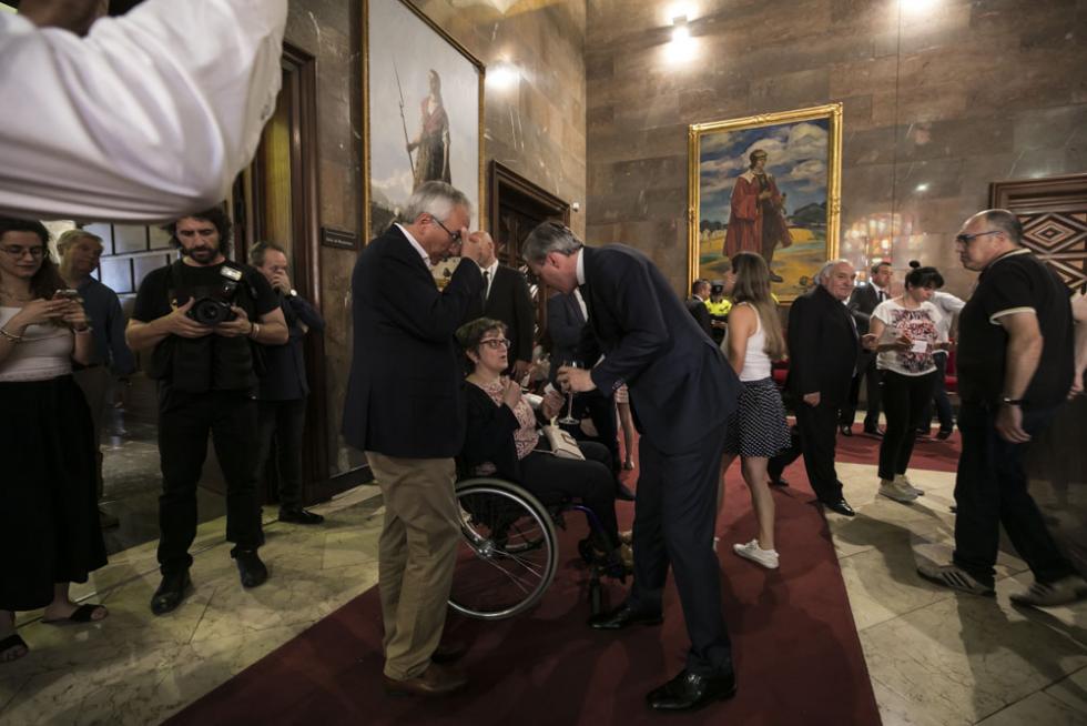 Imágenes del pleno de investidura en Zaragoza 2019