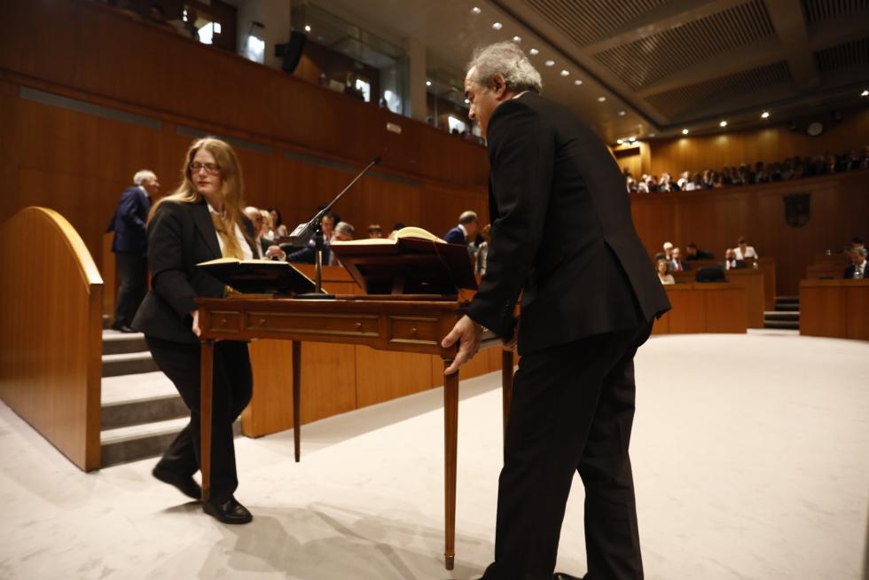 Imágenes de la sesión constitutiva del parlamento autonómico, la primera de la X legislatura