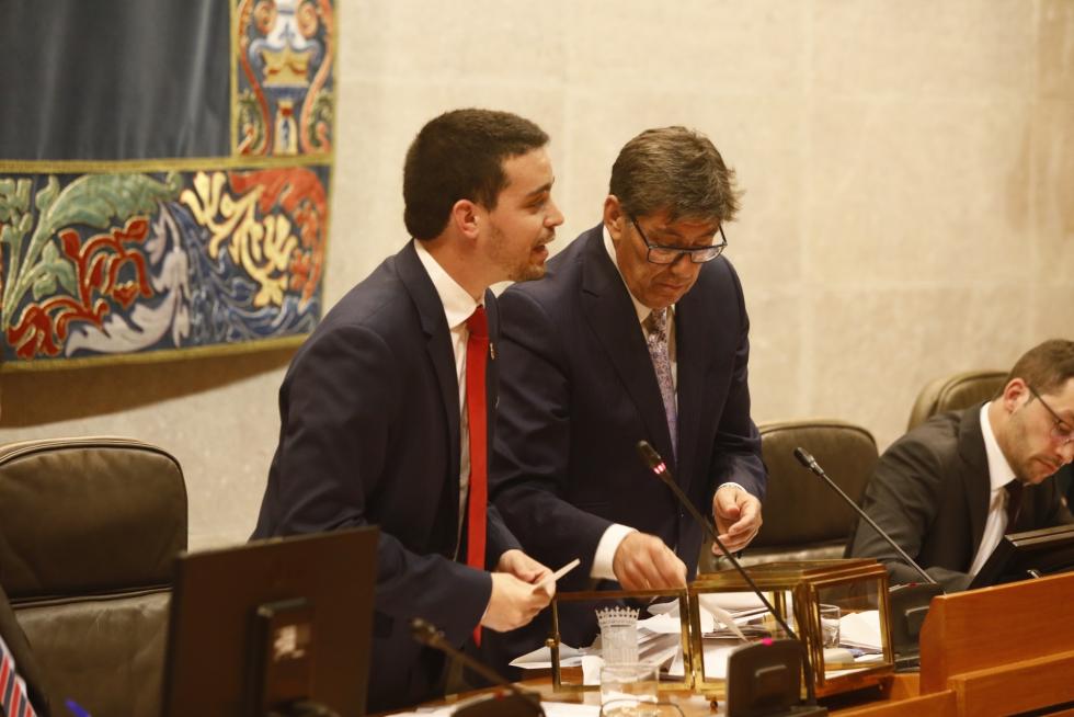 Imágenes de la sesión constitutiva del parlamento autonómico, la primera de la X legislatura
