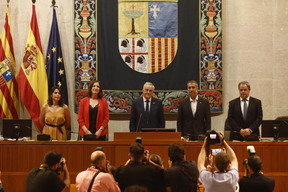 Imágenes de la sesión de constitución de las Cortes de Aragón