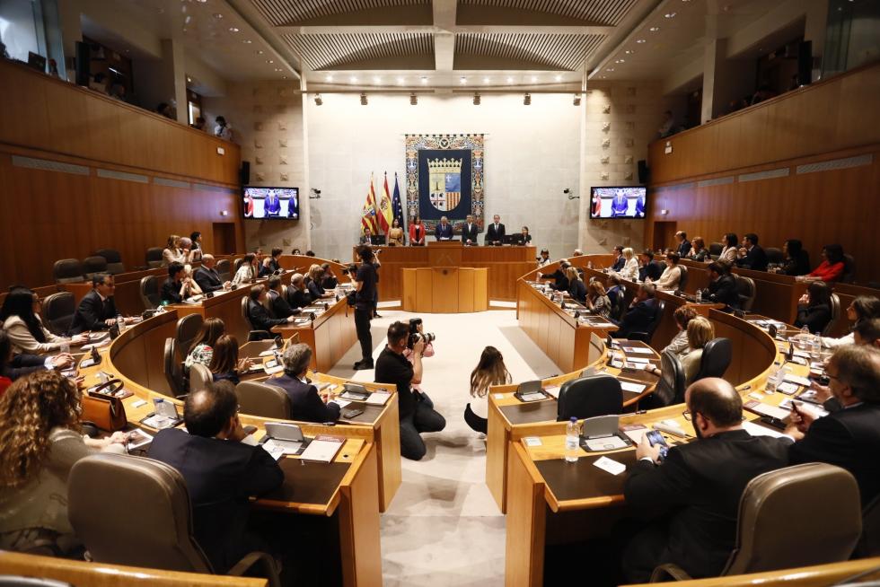 Imágenes de la sesión de constitución de las Cortes de Aragón