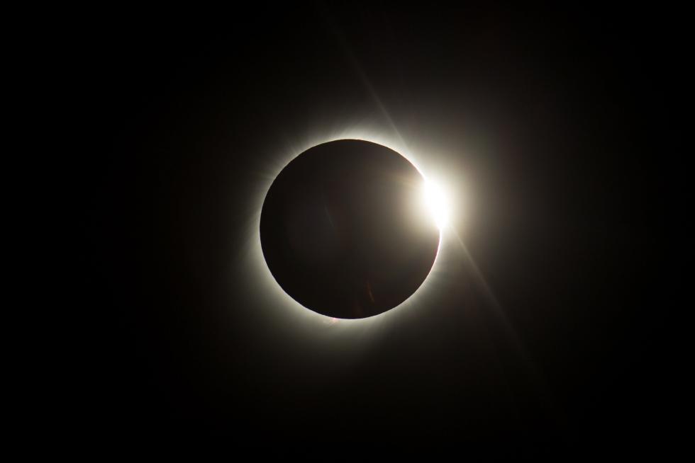 AME2822. MERLO (ARGENTINA), 02/07/2019.-El sol cubierto por la luna durante el eclipse solar total, este martes en la ciudad de Merlo, San Luis (Argentina). EFE/Nicolas Aguilera Eclipse solar total 2019