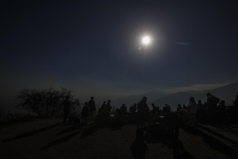 AME2822. MERLO (ARGENTINA), 02/07/2019.-El sol cubierto por la luna durante el eclipse solar total, este martes en la ciudad de Merlo, San Luis (Argentina). EFE/Nicolas Aguilera Eclipse solar total 2019