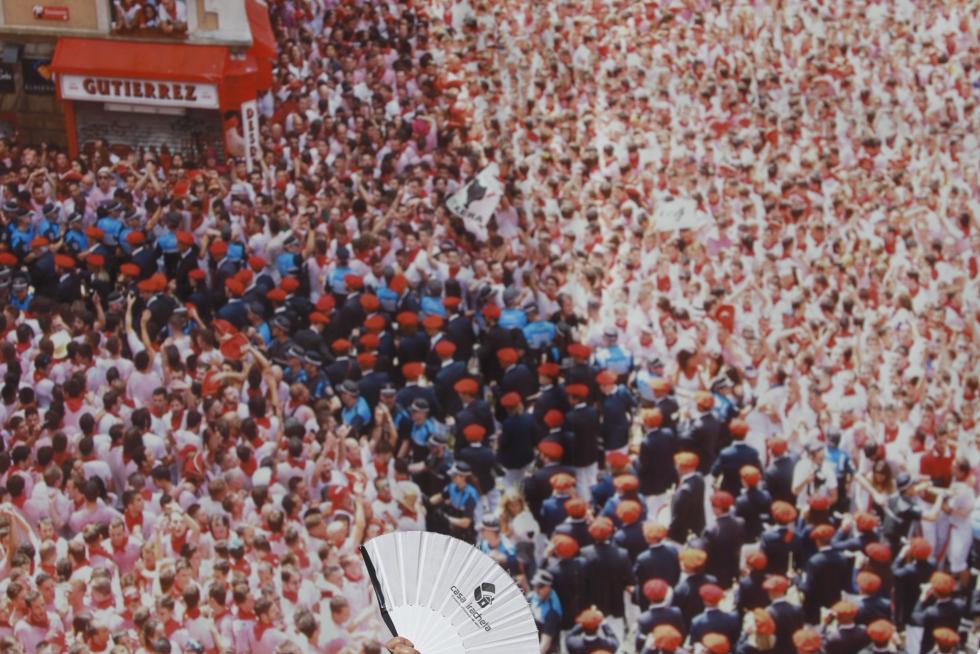 EL CHUPINAZO EN LA PLAZA DEL CASTILLO MARCA EL INICIO DE LAS FIESTAS DE SAN FERMÍN.
