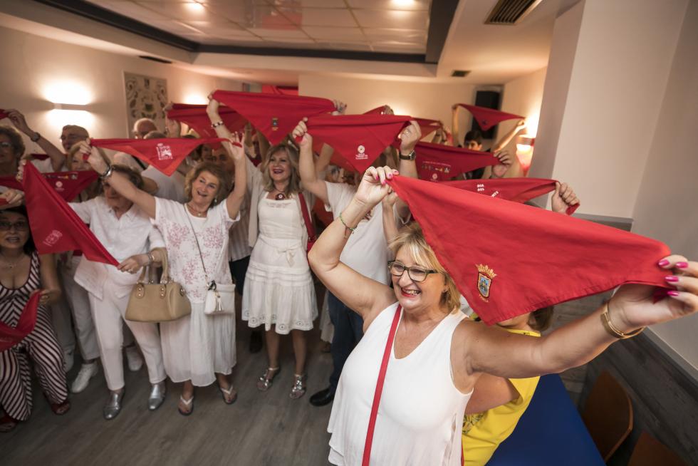 El chupinazo, en la Casa de Navarra de Aragón