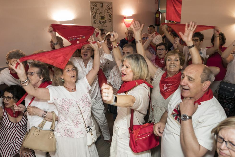 El chupinazo, en la Casa de Navarra de Aragón