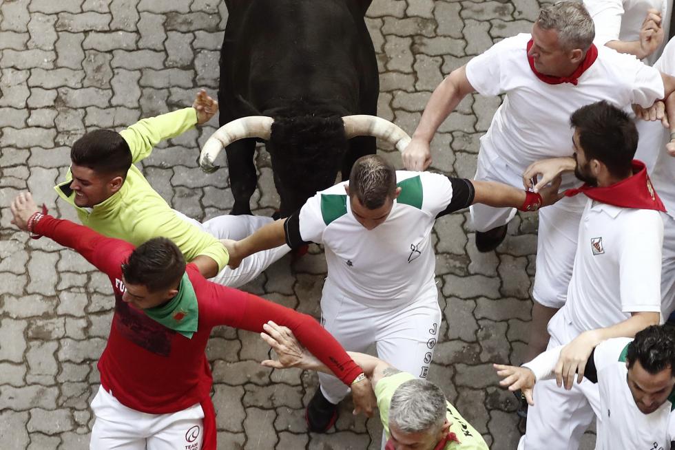 Los toros de la ganadería gaditana de Cebada Gago han protagonizado un encierro rápido