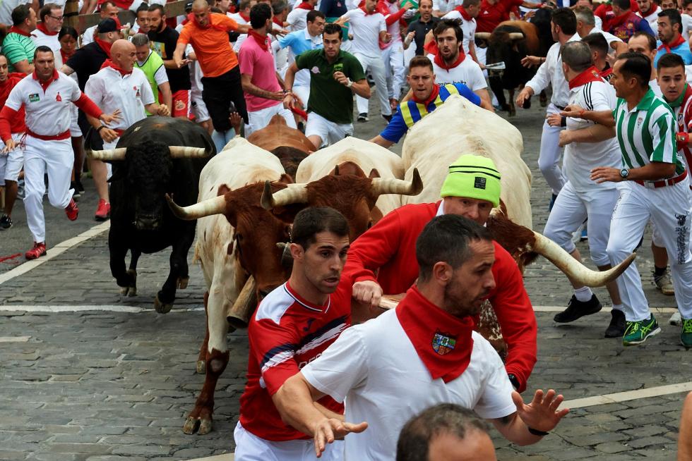 Los toros de la ganadería gaditana de Cebada Gago han protagonizado un encierro rápido