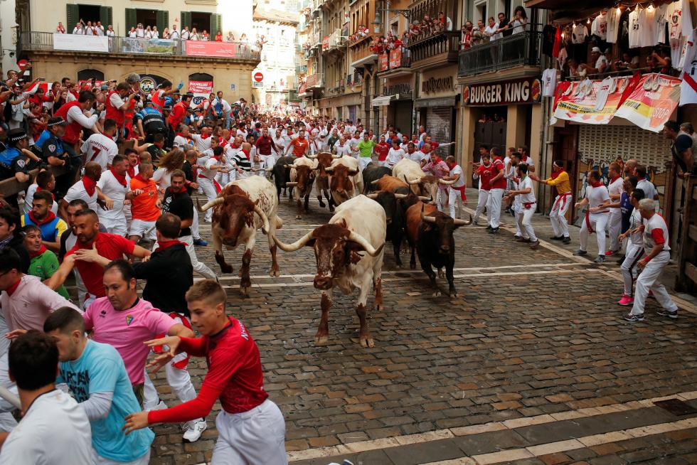 Los toros de la ganadería gaditana de Cebada Gago han protagonizado un encierro rápido