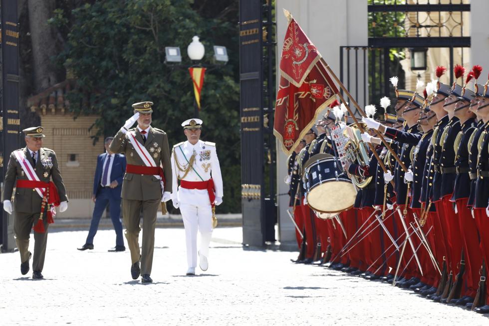 l Rey preside en la Academia General Militar de Zaragoza el acto de entrega de Reales Despachos a los nuevos oficiales del Ejército y de la Guardia Civil
