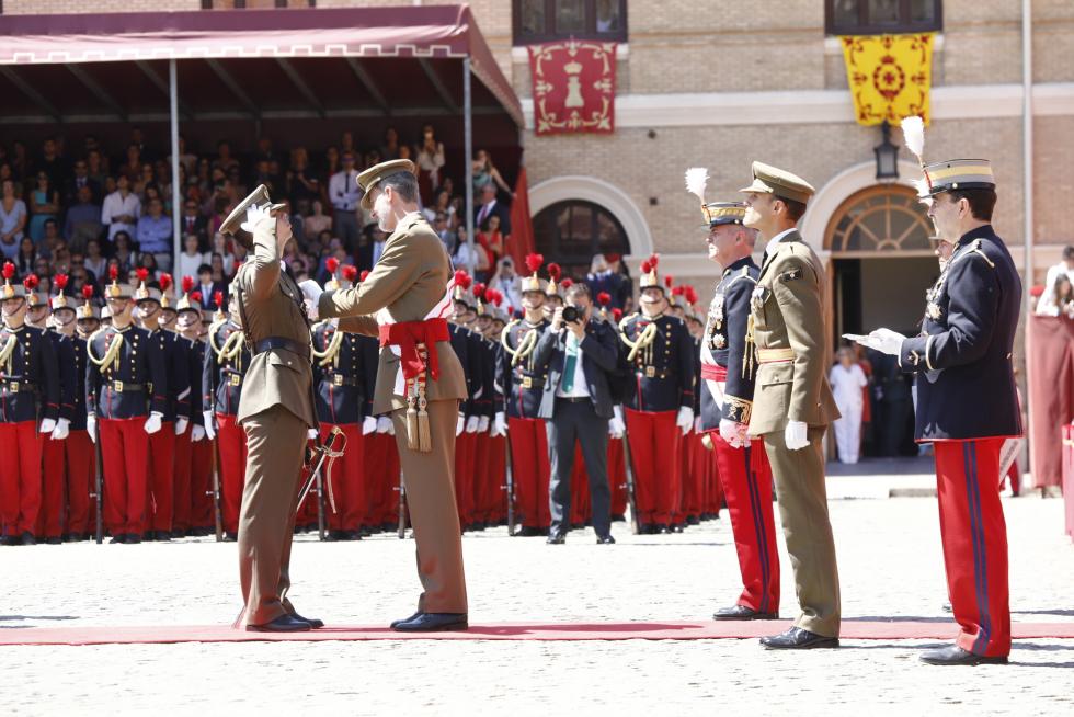 l Rey preside en la Academia General Militar de Zaragoza el acto de entrega de Reales Despachos a los nuevos oficiales del Ejército y de la Guardia Civil