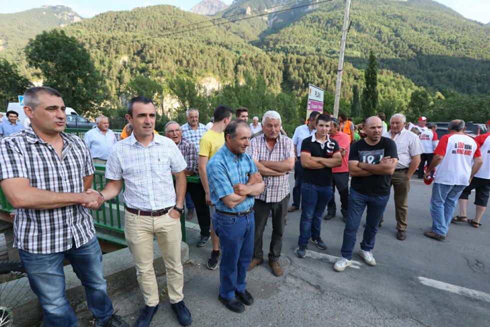 Olona se reúne en Plan con los ganaderos para hablar del oso