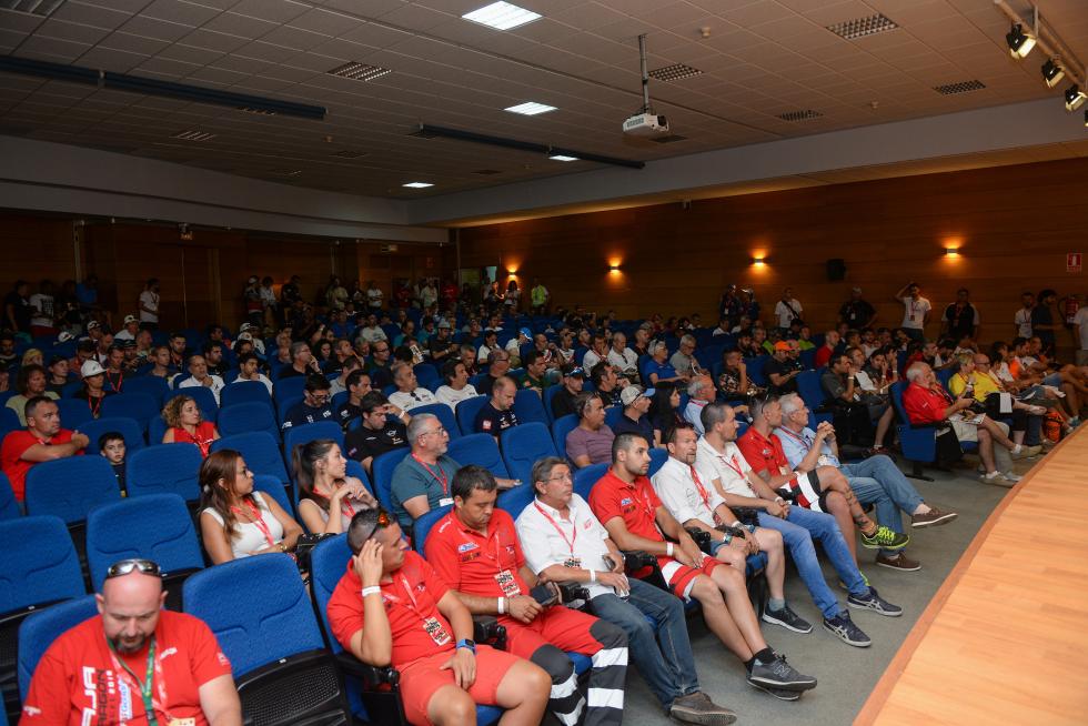 Presentación de la 36ª Baja Aragón en Teruel. Jornada de verificaciones técnicas y administrativas