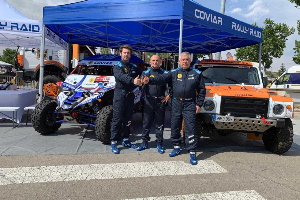 Víctor, Miguel y Javier Grasa, de la escudería aragonesa Coviar Raid Sport