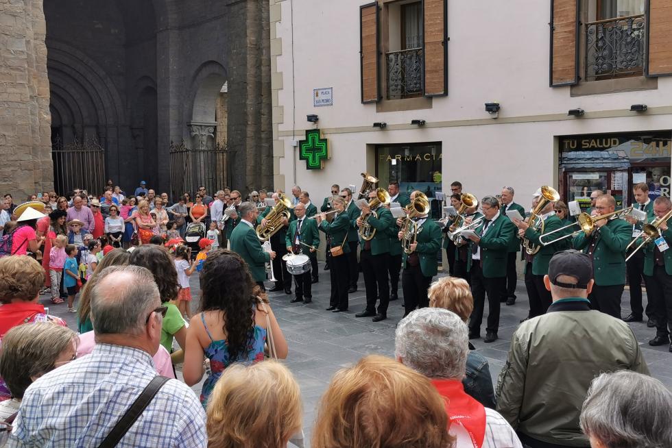 Los grupos folkóricos ofrecerán más de 50 actuaciones en distintos escenarios, que convertirán a la ciudad en un escenario con permanente actividad