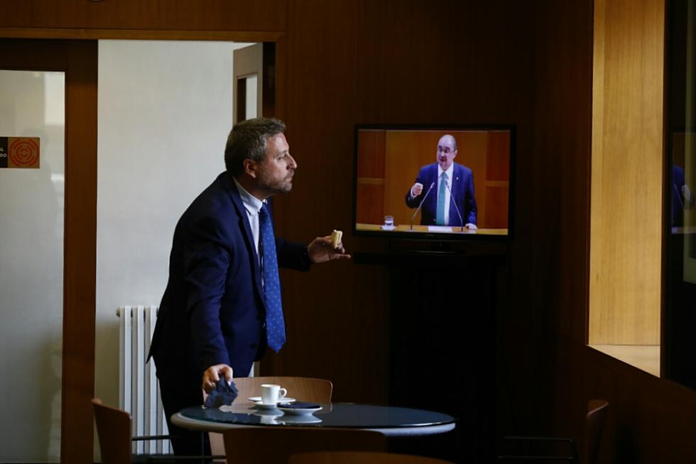Invervención de Alvaro Sanz (IU) en las Cortes en el debate de investidura de Lambán.