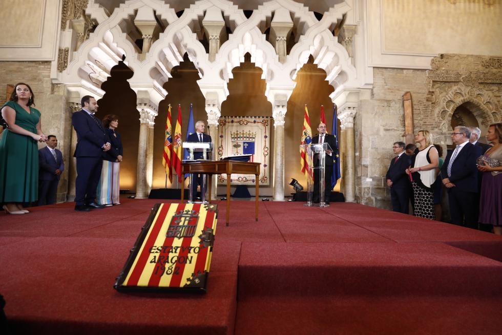 Acto de investidura del socialista Javier Lambán como presidente de Aragón