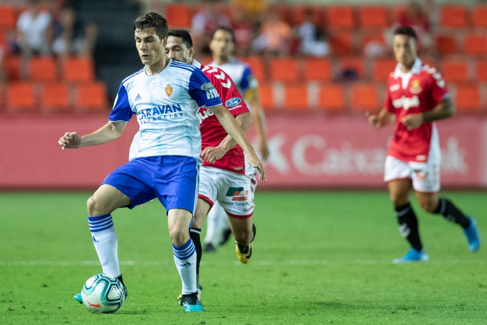 El Real Zaragoza remonta ante el Nástic.