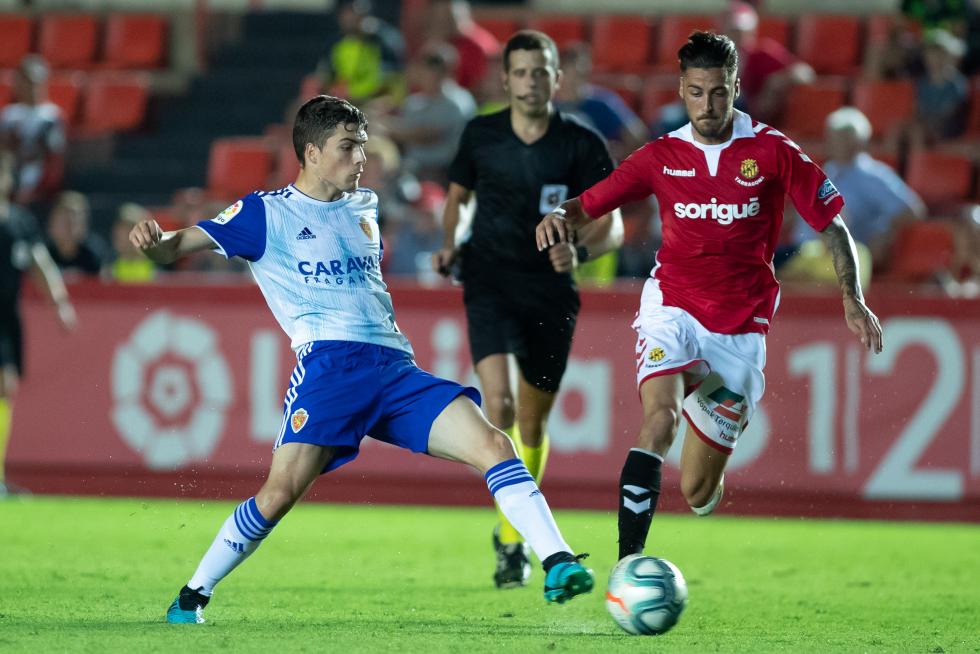 El Real Zaragoza remonta ante el Nástic.