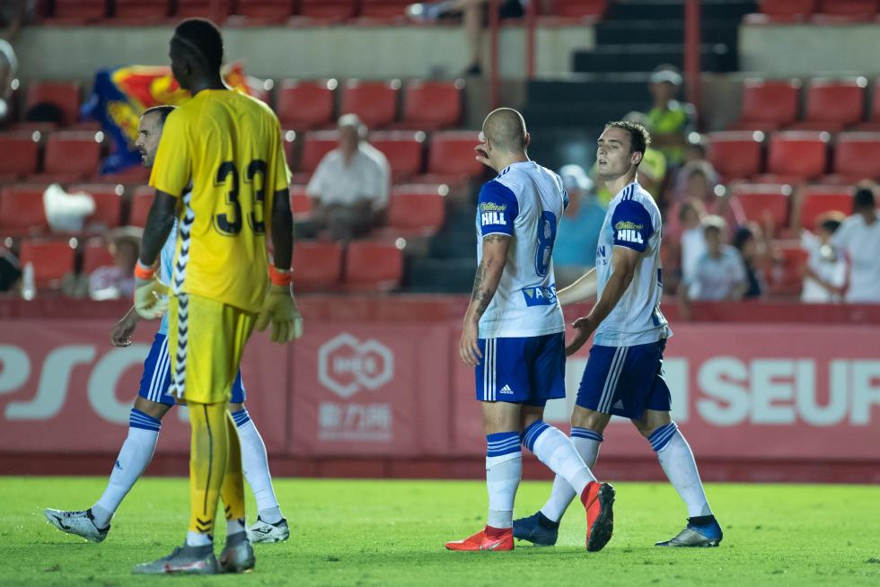 El Real Zaragoza remonta ante el Nástic.