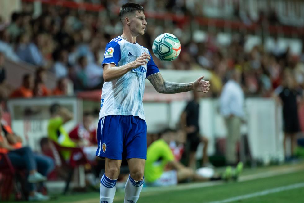 El Real Zaragoza remonta ante el Nástic.