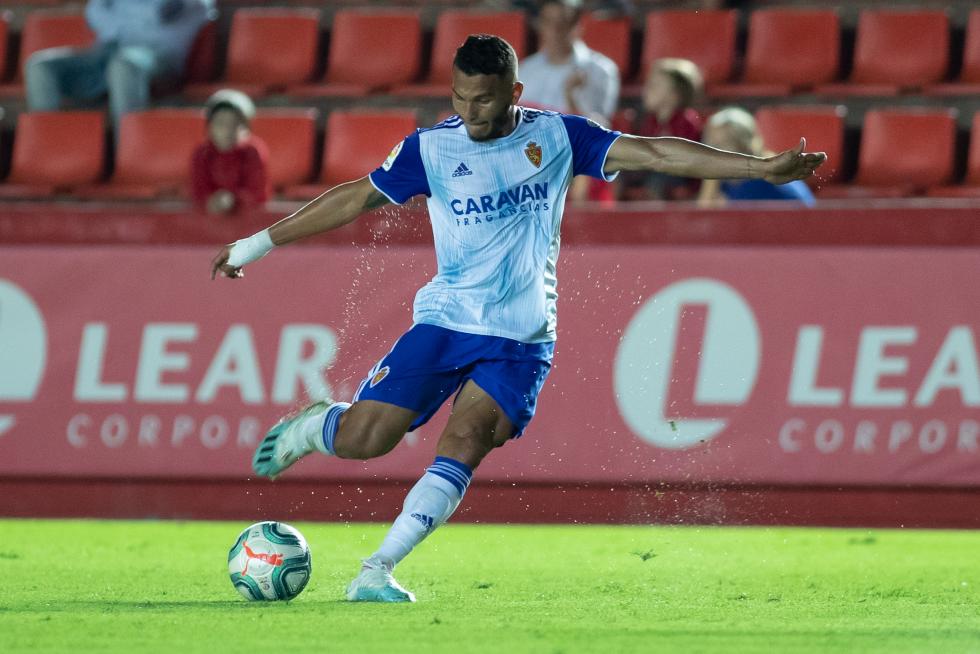 El Real Zaragoza remonta ante el Nástic.