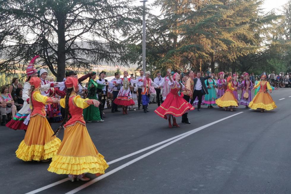 Última jornada del Festival Folklórico de los Pirineos.