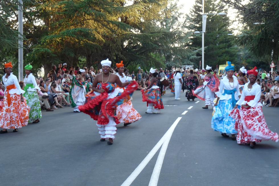Última jornada del Festival Folklórico de los Pirineos.