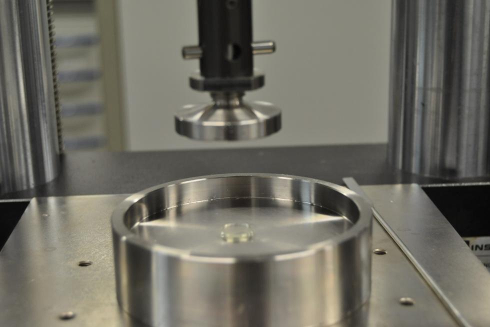 Imágenes de laboratorio de la Universidad de Zaragoza y los procesos de cambio que afronta el proyecto