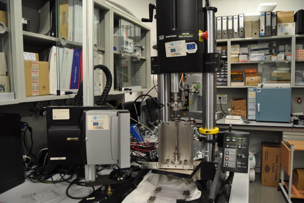 Imágenes de laboratorio de la Universidad de Zaragoza y los procesos de cambio que afronta el proyecto