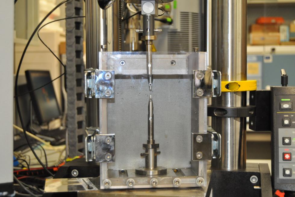 Imágenes de laboratorio de la Universidad de Zaragoza y los procesos de cambio que afronta el proyecto
