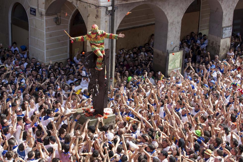 Imágenes del Cipotegato en las Fiestas de Tarazona de ediciones anteriores