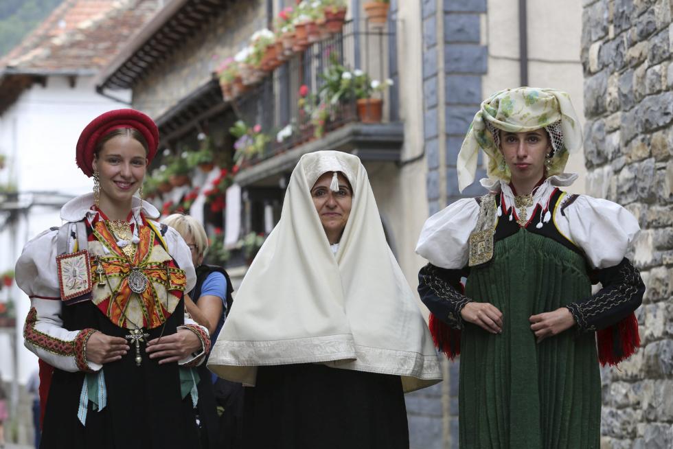 Fotos del Traje Típico Ansotano