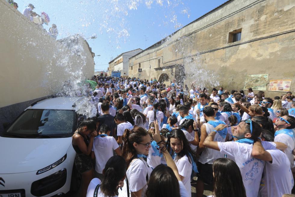 San Antolín se ha abierto con actos multitudinarios como la cabalgata, la discomóvil y las verbenas de noche.
