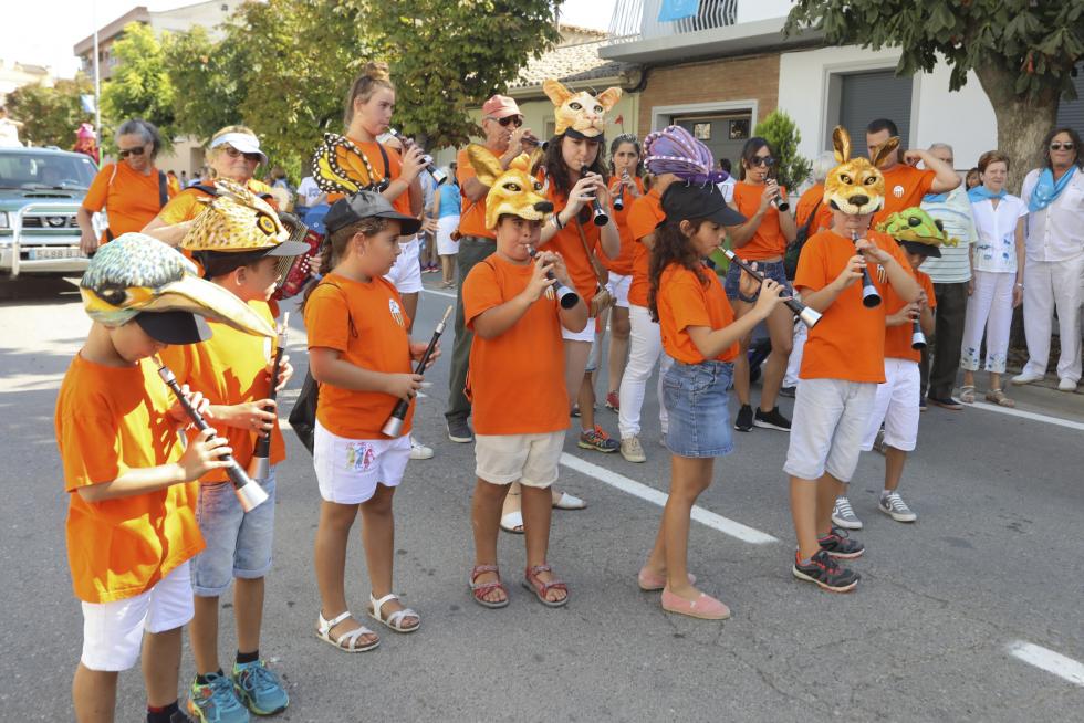 San Antolín se ha abierto con actos multitudinarios como la cabalgata, la discomóvil y las verbenas de noche.