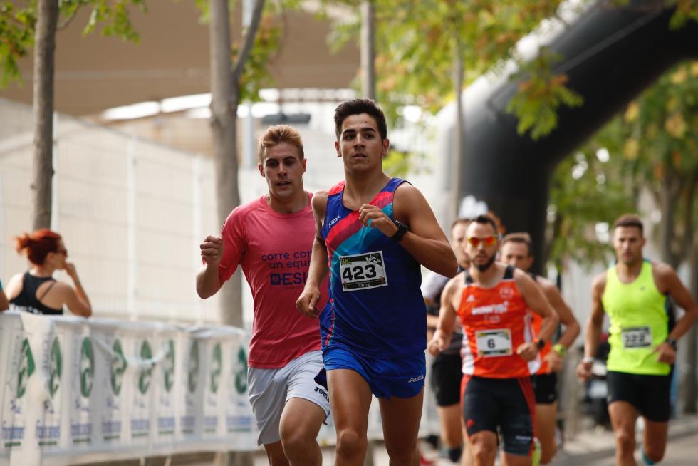 Unas 400 personas han participado en la 4K que se ha celebrado este domingo por la mañana en Zaragoza.