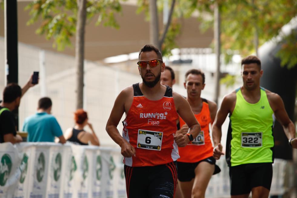 Unas 400 personas han participado en la 4K que se ha celebrado este domingo por la mañana en Zaragoza.