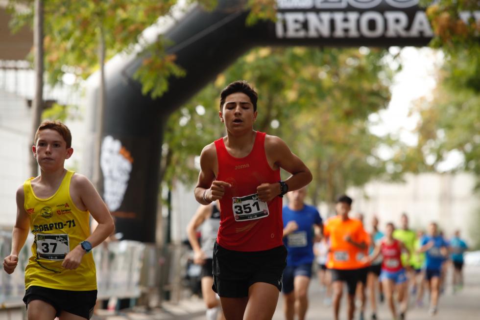 Unas 400 personas han participado en la 4K que se ha celebrado este domingo por la mañana en Zaragoza.