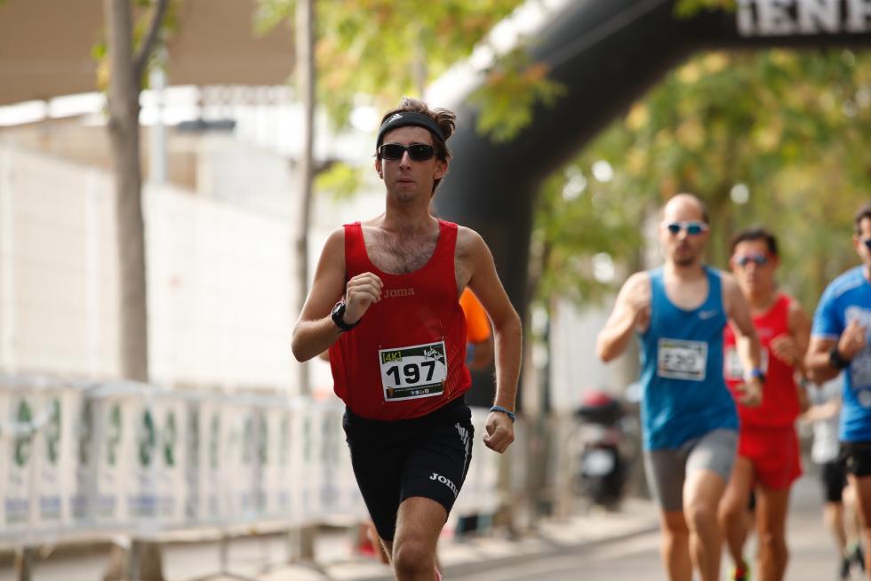Unas 400 personas han participado en la 4K que se ha celebrado este domingo por la mañana en Zaragoza.