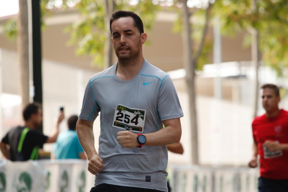Unas 400 personas han participado en la 4K que se ha celebrado este domingo por la mañana en Zaragoza.