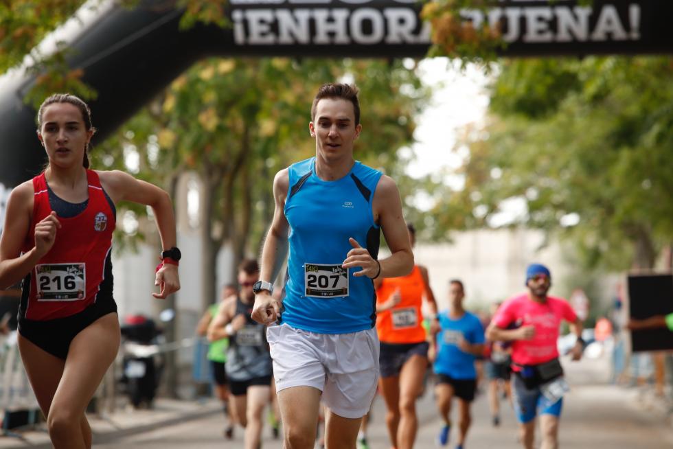Unas 400 personas han participado en la 4K que se ha celebrado este domingo por la mañana en Zaragoza.