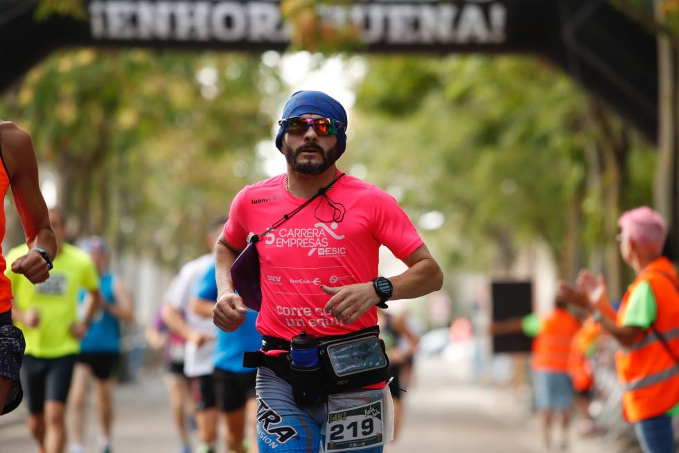 Unas 400 personas han participado en la 4K que se ha celebrado este domingo por la mañana en Zaragoza.