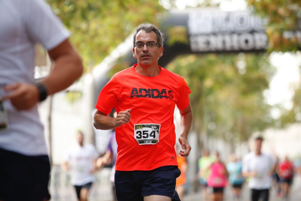 Unas 400 personas han participado en la 4K que se ha celebrado este domingo por la mañana en Zaragoza.