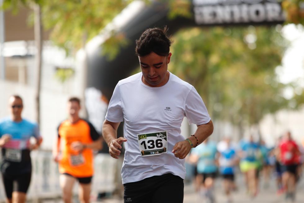 Unas 400 personas han participado en la 4K que se ha celebrado este domingo por la mañana en Zaragoza.