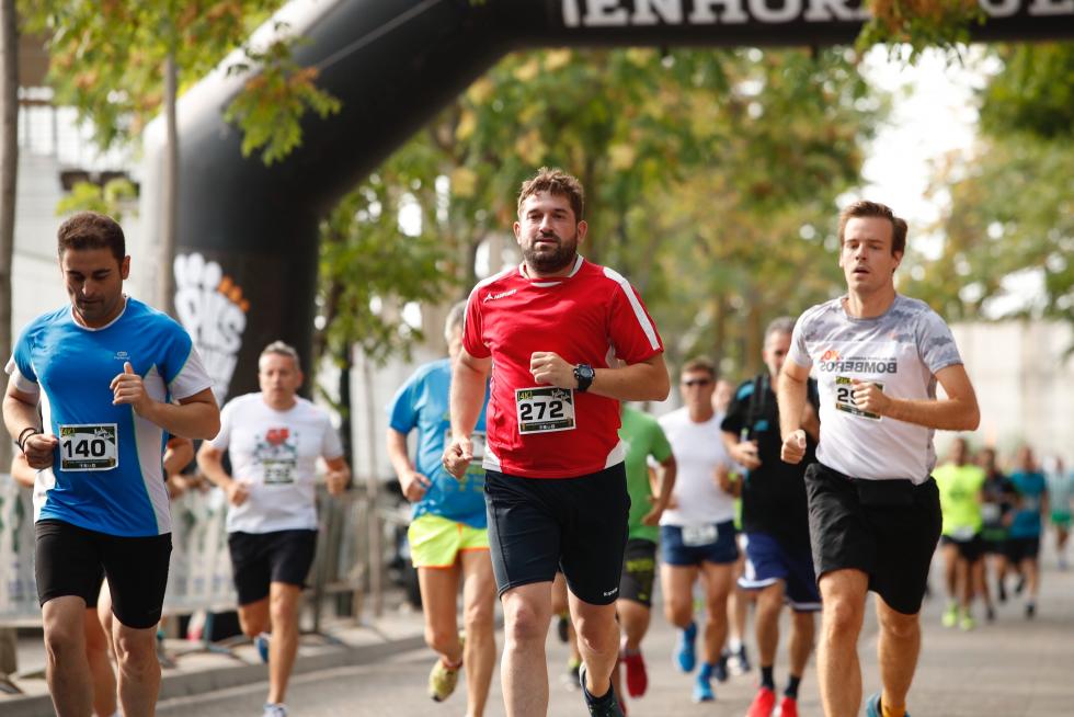 Unas 400 personas han participado en la 4K que se ha celebrado este domingo por la mañana en Zaragoza.